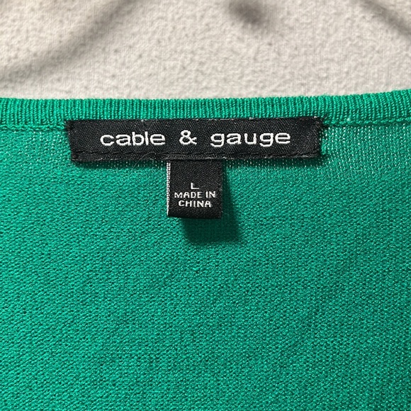 Cable & Gauge Kelly/Emerald Green Sweater with Quarter Zip Detail in Large - Picture 3 of 16